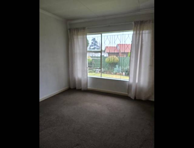 2 BEDROOM TOWNHOUSE FOR SALE IN DUNNOTTAR